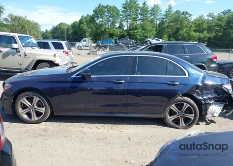 2019 Mercedes-Benz E 300 4Matic из США, поврежденный, VIN WDDZF4KB5KA620390